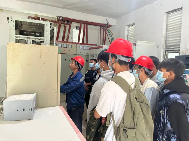 機(jī)電工程系成功舉辦“博·覽——企業(yè)見習(xí)”貴州晶陽實(shí)業(yè)集團(tuán)參觀活動(dòng)