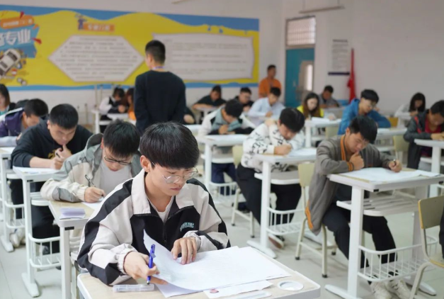 畢節(jié)工業(yè)職業(yè)技術學院直播銷售員、計算機維修工職業(yè)技能等級認定考核工作圓滿完成