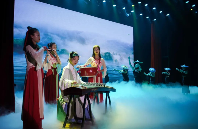 喜迎二十大 · 永遠跟黨走 · 奮進新征程——學院第三屆經(jīng)典誦讀（學生組）圓滿閉幕