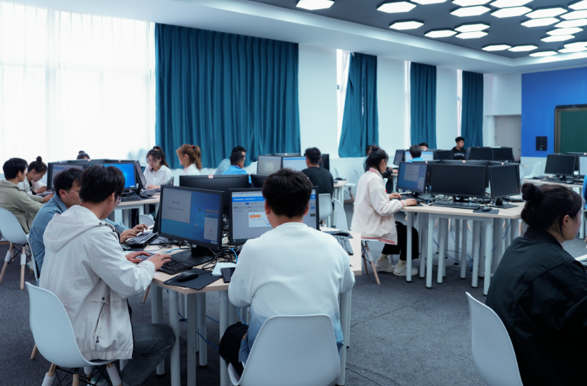 畢節(jié)工業(yè)職業(yè)技術(shù)學(xué)院第三屆學(xué)生技能大賽圓滿落幕！