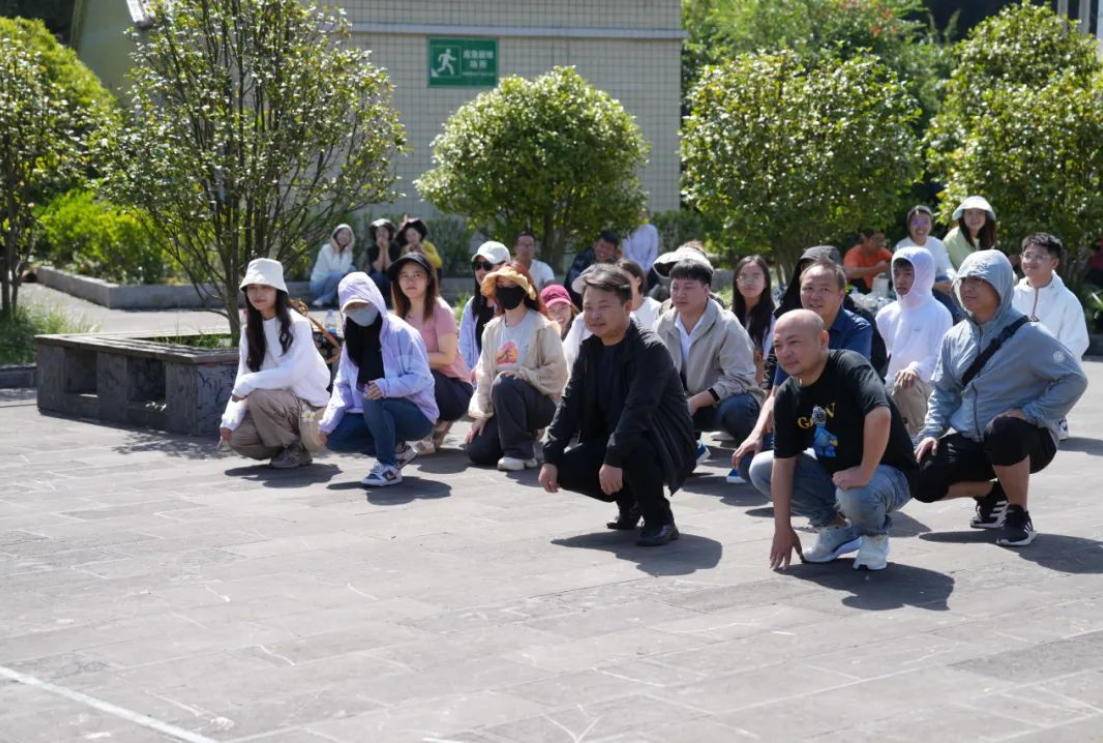 躬耕教壇·強(qiáng)國有我——畢節(jié)工業(yè)職業(yè)技術(shù)學(xué)院開展慶祝第39個教師節(jié)團(tuán)建活動