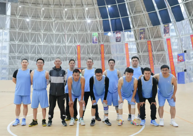 畢節(jié)工職院教師籃球隊(duì)第二屆“人才杯”精彩回顧